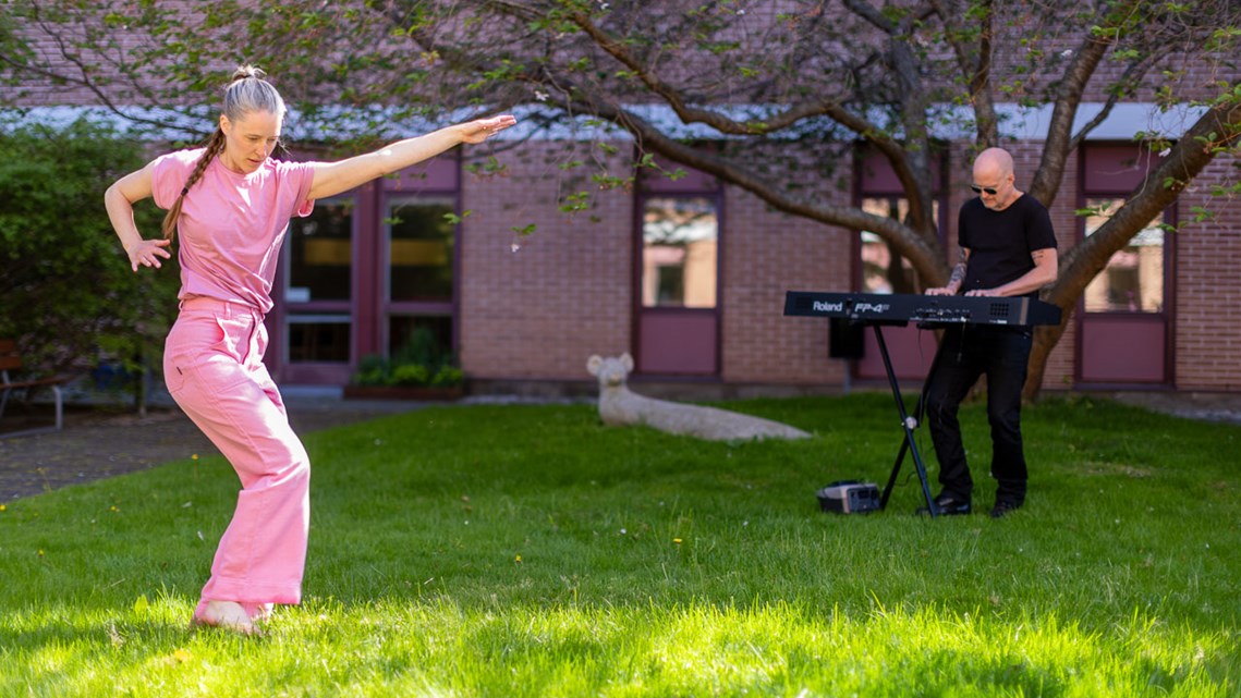 Tröst | 18 apr. | Tranås | Tranås Riksteaterförening